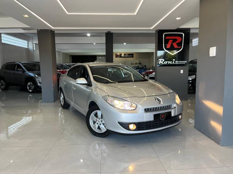 RENAULT - FLUENCE - 2012/2013 - Prata - R$ 42.990,00