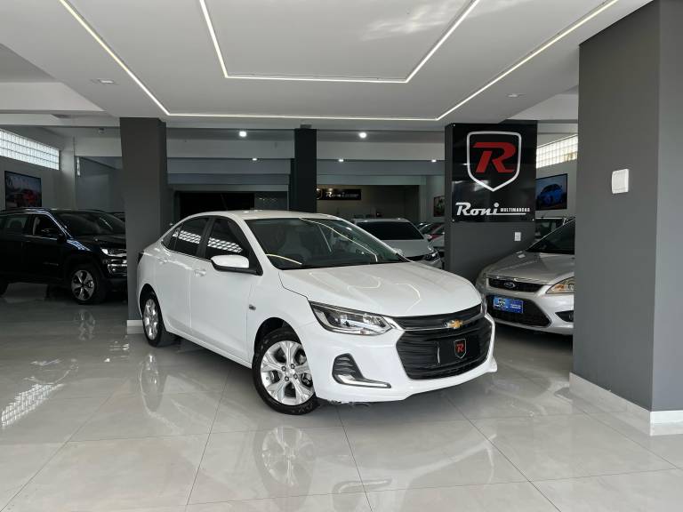 CHEVROLET - ONIX - 2022/2022 - Branca - R$ 84.990,00