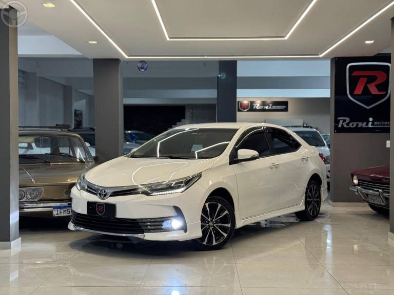 TOYOTA - COROLLA 2.0 XRS 16V FLEX 4P AUTOMATICO - 2017/2018 - BRANCA - R$ 106.900,00