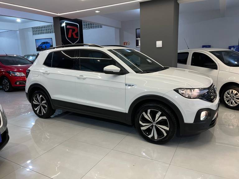 VOLKSWAGEN - T-CROSS - 2020/2021 - Branca - R$ 107.000,00