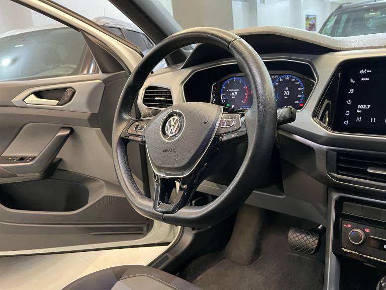 VOLKSWAGEN - T-CROSS - 2020/2021 - Branca - R$ 107.000,00