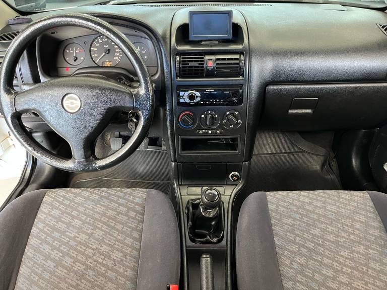 CHEVROLET - ASTRA - 2000/2000 - Branca - R$ 18.990,00