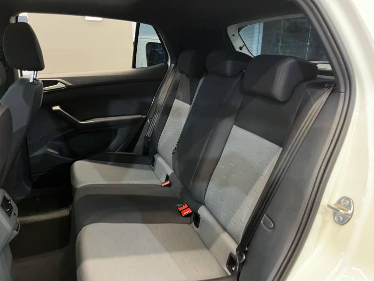 VOLKSWAGEN - T-CROSS - 2020/2021 - Branca - R$ 107.000,00