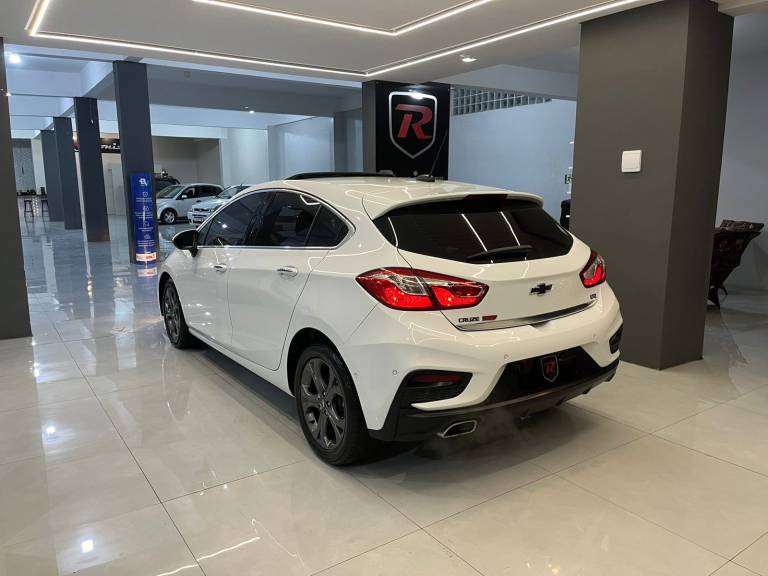 CHEVROLET - CRUZE - 2017/2017 - Branca - R$ 89.990,00