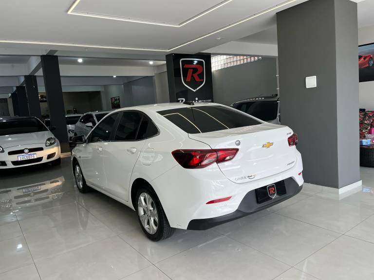 CHEVROLET - ONIX - 2022/2022 - Branca - R$ 84.990,00