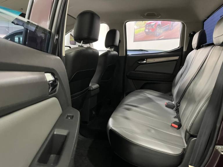 CHEVROLET - S10 - 2018/2019 - Vermelha - R$ 165.000,00