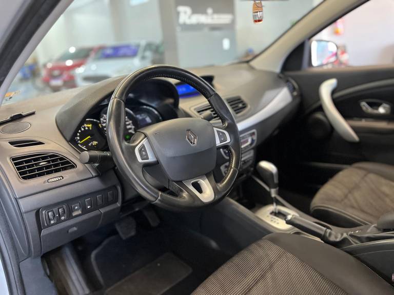 RENAULT - FLUENCE - 2012/2013 - Prata - R$ 42.990,00