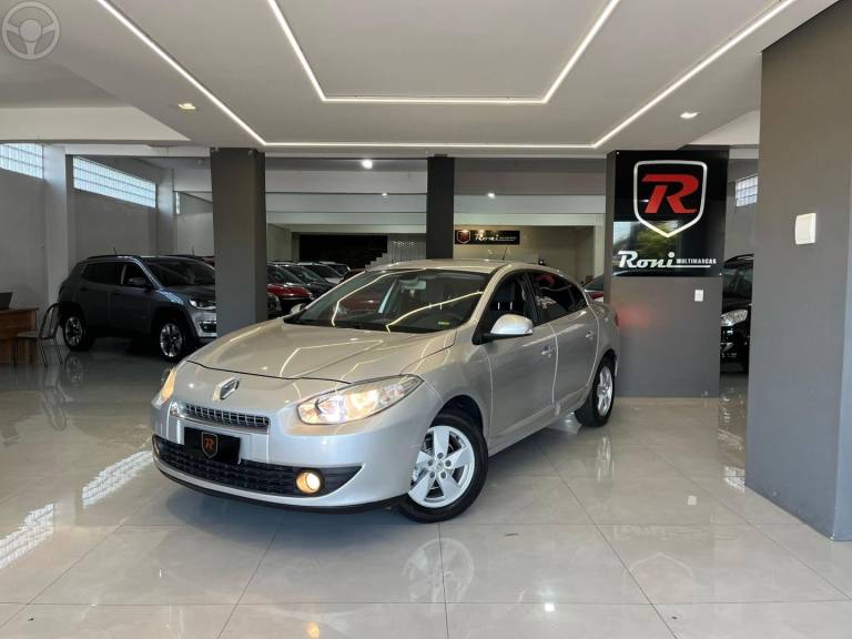 RENAULT - FLUENCE 2.0 DYNAMIQUE 16V FLEX 4P AUTOMATICO - 2012/2013 - PRATA - R$ 46.990,00