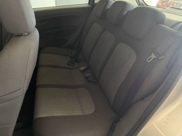 FIAT - PUNTO - 2011/2011 - Cinza - R$ 34.900,00