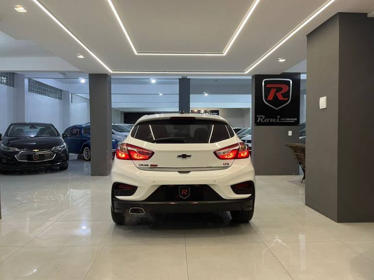 CHEVROLET - CRUZE - 2017/2017 - Branca - R$ 89.990,00