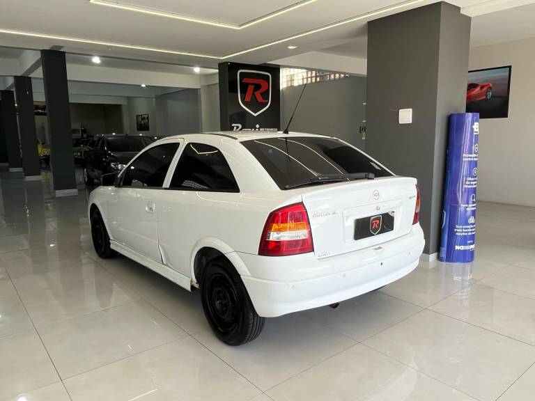 CHEVROLET - ASTRA - 2000/2000 - Branca - R$ 18.990,00