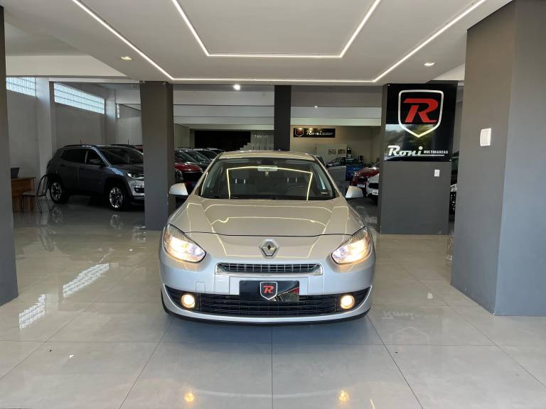 RENAULT - FLUENCE - 2012/2013 - Prata - R$ 42.990,00