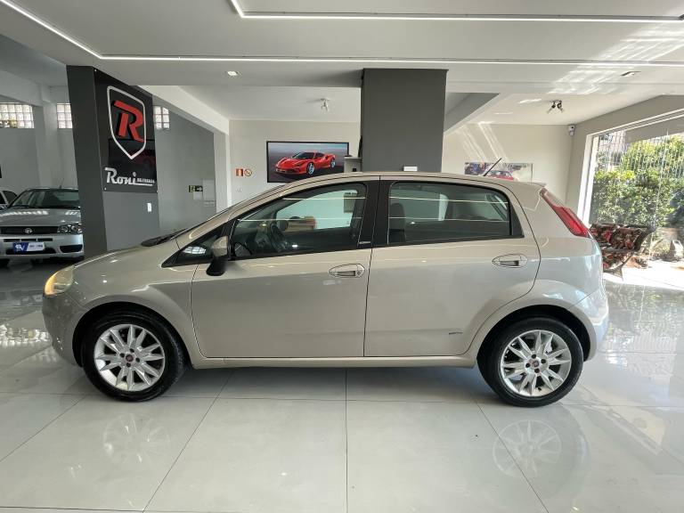 FIAT - PUNTO - 2011/2011 - Cinza - R$ 34.900,00