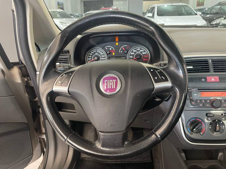 FIAT - PUNTO - 2011/2011 - Cinza - R$ 34.900,00