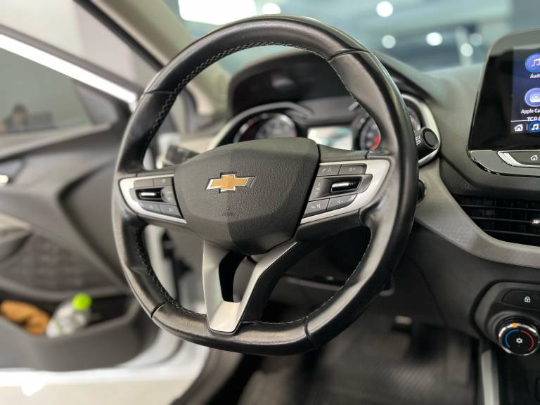 CHEVROLET - ONIX - 2022/2022 - Branca - R$ 84.990,00