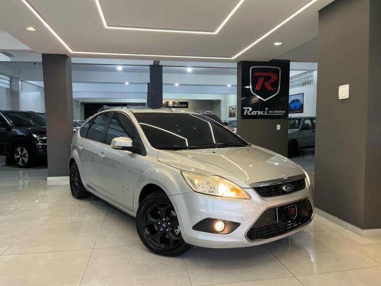 FORD - FOCUS - 2012/2013 - Prata - R$ 49.950,00