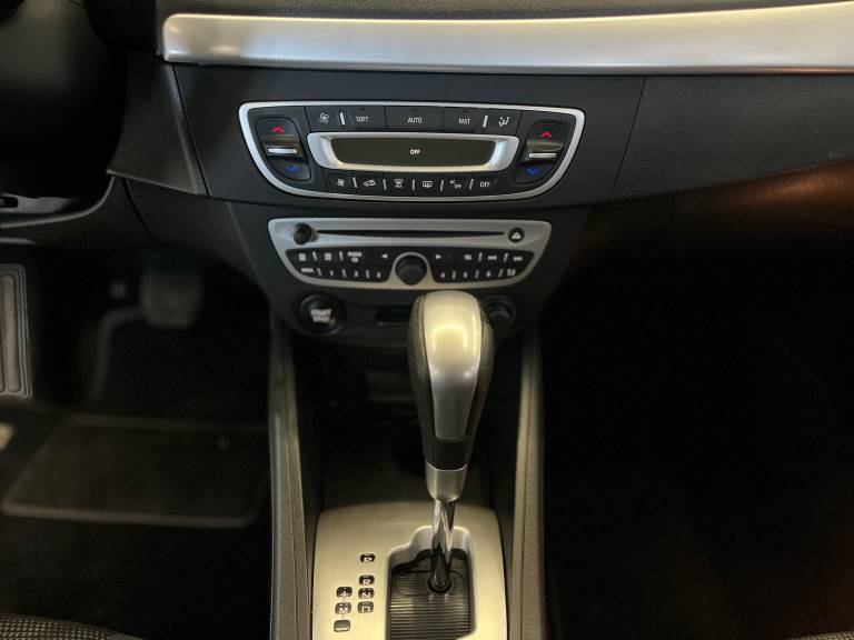 RENAULT - FLUENCE - 2012/2013 - Prata - R$ 42.990,00