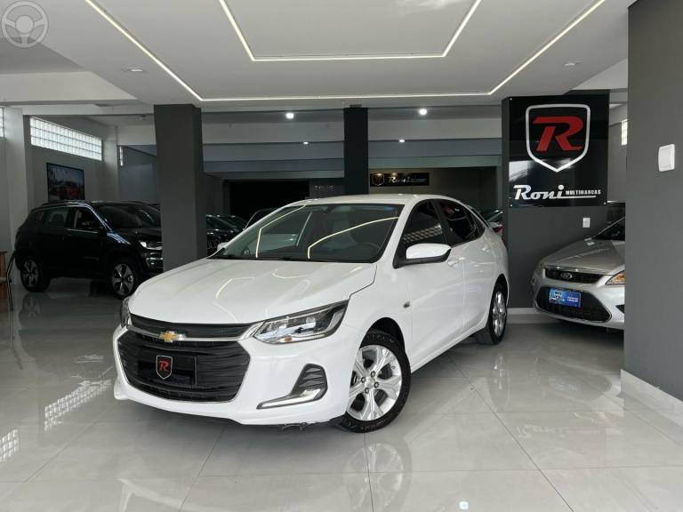 CHEVROLET - ONIX 1.0 PREMIER PLUS 12V TURBO FLEX 4P AUTOMATICO - 2021/2022 - BRANCA - R$ 84.990,00