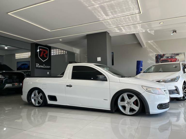 VOLKSWAGEN - SAVEIRO - 2011/2011 - Branca - R$ 42.990,00