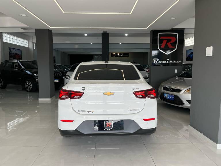 CHEVROLET - ONIX - 2022/2022 - Branca - R$ 84.990,00