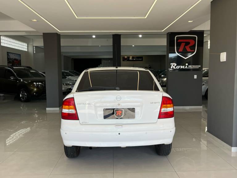 CHEVROLET - ASTRA - 2000/2000 - Branca - R$ 18.990,00